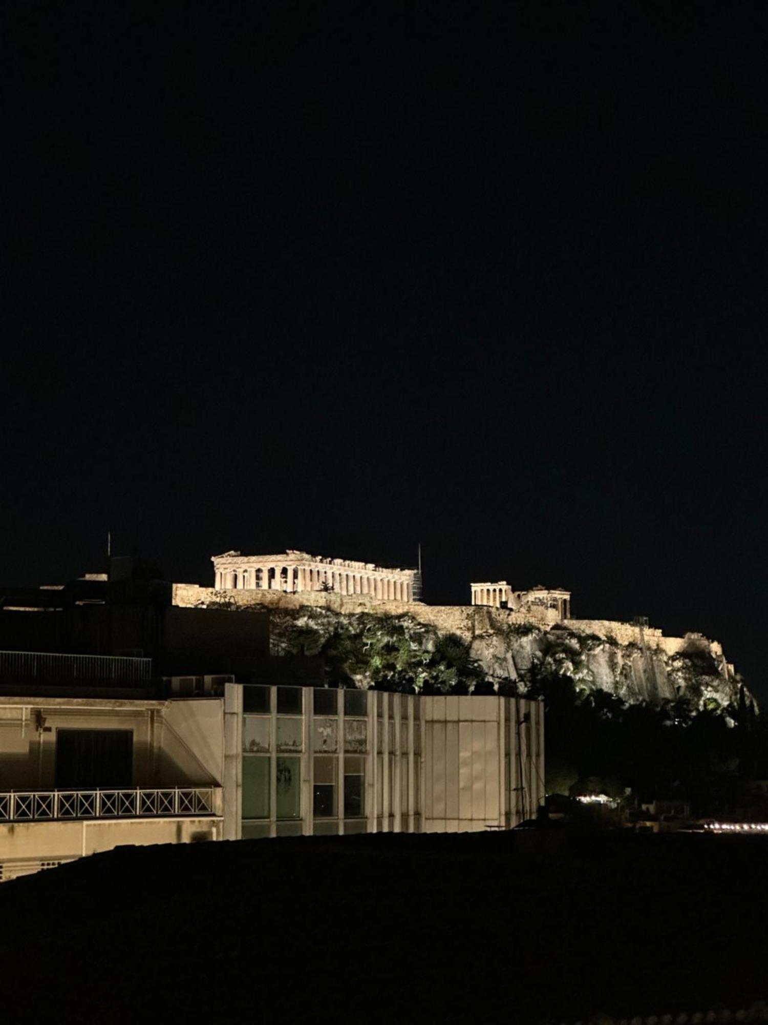 2 Bd Apt In Syntagma With Acropolis View Atenas Exterior foto